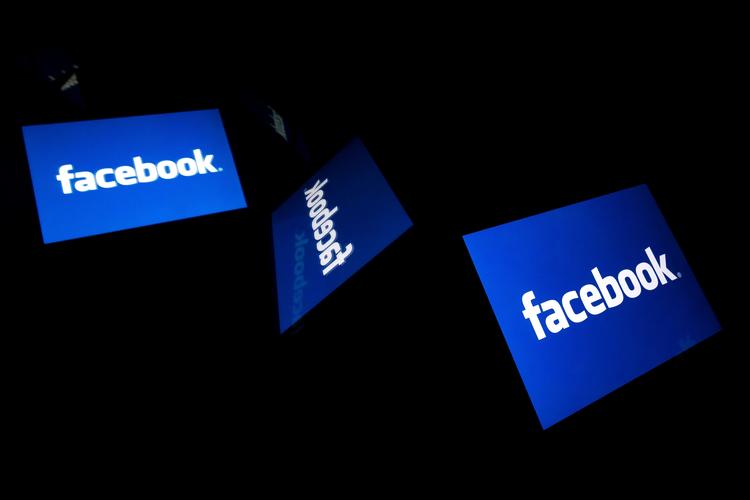 I perioden oktober 2018 og til marts 2019 har Facebook fjernet mere end tre milliarder falske profiler.
Det er et rekordantal af falske brugere, der er blevet fjernet.
Det viser en ny rapport fra Facebook ifølge britiske BBC.(Photo by Lionel BONAVENTURE / AFP)
   Foto: Lionel Bonaventure/Ritzau Scanpix