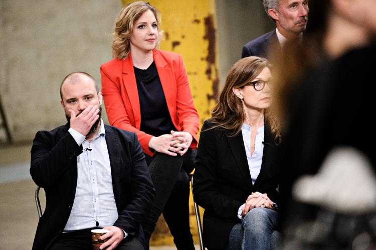 Spidskandidaten for Folkebevægelsen mod EU, Rina Ronja Kari, ser udfordringer, men går optimistisk til valgaften søndag.
   Foto: Philip Davali/Ritzau Scanpix