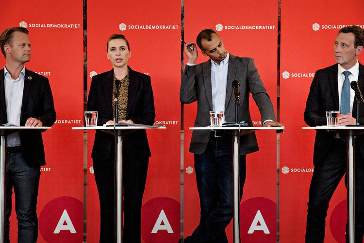 Socialdemokratiet plan for udlændingepolitik
blev fremlagt i Socialdemokratiets gruppeværelse på Christiansborg fredag eftermiddag. Her deltog spidskandidat til Europa-Parlamentet Jeppe Kofod, S-formand Mette Frederiksen, udlændingeordfører Mattias Tesfaye og udenrigsordfører Nick Hækkerup. Foto: Martin Lehmann/POLFOTO