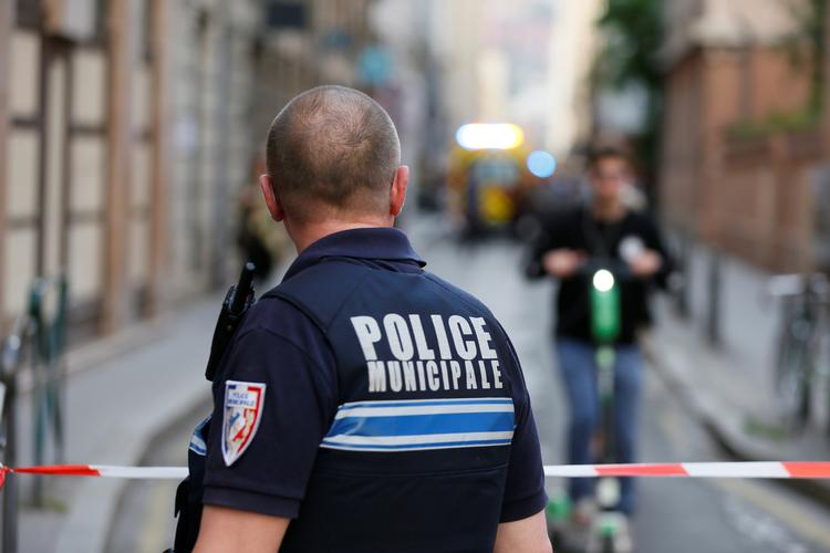 
 En eksplosion i den centrale del af byen Lyon i Frankrig sårer mindst otte personer. Det skriver flere nyhedsbureauer. Ingen personer meldes i livsfare. REUTERS/Emmanuel Foudrot
   Foto: Emmanuel Foudrot/Ritzau Scanpix