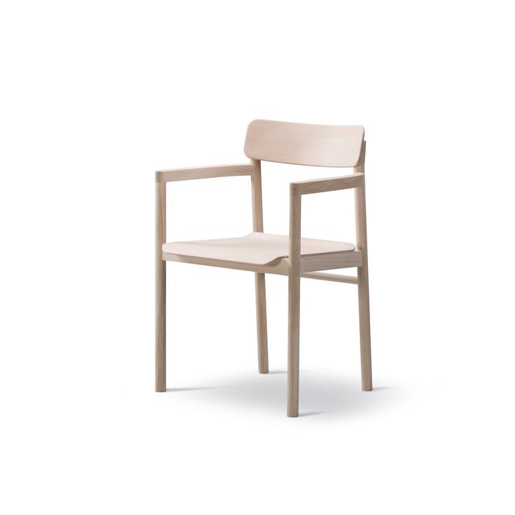 Frederica Furniture har åbnet showroom i det gamle postkontor i Købmagergade i København. Derfor kalder Cecilie Manz sine nye  møbler for Post.  Foto: Pr-foto