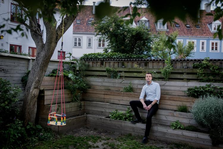 
 »Der er jo ikke en eneste pædagog, som går på arbejde for at være et dumt svin og ødelægge børnene«, siger Andreas Sønnersgaard, hvis to børn går i en institution, der har fået røde anmærkninger i tilsynet. 
   Foto: Mads Nissen/POLFOTO