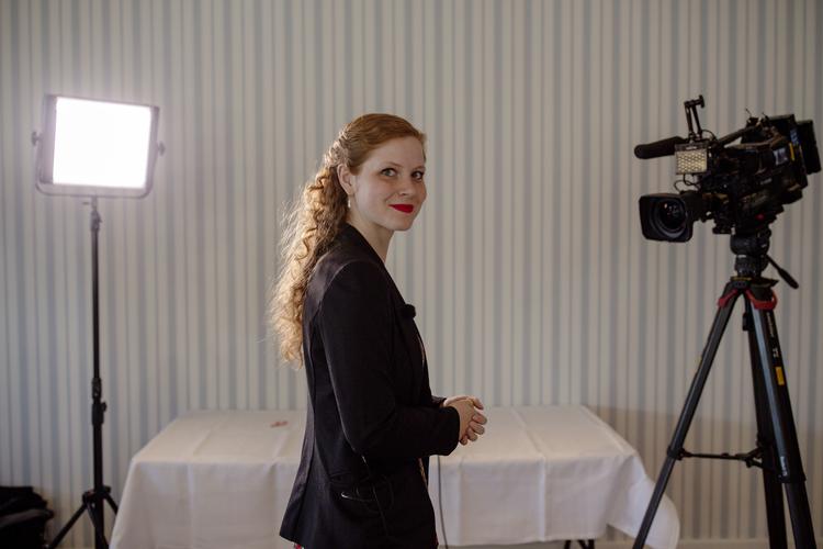 Isabella Arendt er vikarierende formand for Stig Grenov, der tager orlov på grund af stress.  
Hun og resten af partiet skal sætte en slutspurt ind den sidste uge af valgkampen.   Foto: Miriam Dalsgaard/POLFOTO