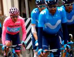 Richard Carapaz i den lyserøde førertrøje beskyttes konstant af Movistar-holdkammeraterne. Foto: Luk Benies/Ritzau Scanpix
