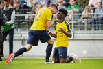 Hobros Jonas Damborg og Emmanuel Afriyie Sabbi fejrer 2-0-scoringen.
   Foto: Bo Amstrup/Ritzau Scanpix