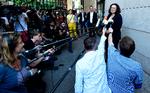 
    På vej ud talte Andrea Nahles til medierne i Berlin i går. SPD-formanden forlader alle sine poster i tysk politik i dyb skuffelse over manglende opbakning til hendes person. Foto: Tobias Schwarz/Ritzau Scanpix