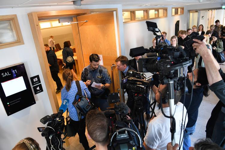 Pressen er mødt talstrækt op ved byretten i Uppsala. Foto: Tt News Agency/Ritzau Scanpix