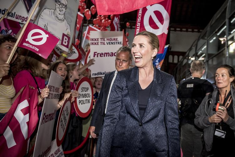 
    Mette Frederiksen fra Socialdemokratiet ankommer til 'Det sidste ord' partilederdebat i TV 2s studie på Københavns Hovedbanegård.
   Foto: Mads Claus Rasmussen/Ritzau Scanpix