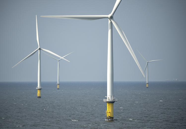 Klima har været et hedt emne i valgkampen - men vælgerne er ikke blevet meget klogere på, hvad der skal ske, mener to politiske kommentatorer. Her ses Ørsted havvindmøllepark Horns Rev 2 i Nordsøen ud for Esbjerg. Foto: Henning Bagger/Ritzau Scanpix