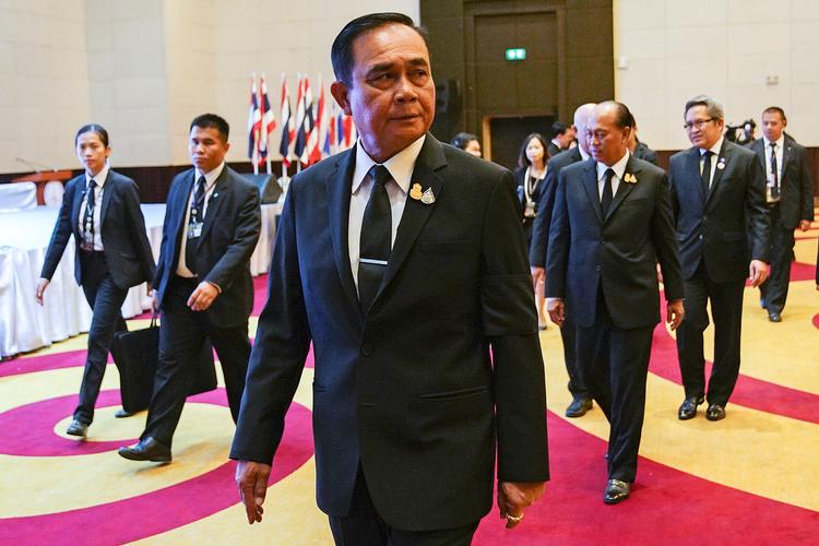 Prayut Chan-o-cha fik som ventet et klart flertal fra langt over halvdelen af de 750 medlemmer i de to kamre i parlamentet. Foto: Athit Perawongmetha/Ritzau Scanpix