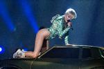 'Wrecking Ball'-sangerinden ses her under en koncert i Forum på Frederiksberg i 2014. Foto: Miriam Dalsgaard/POLFOTO