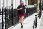 
Michael Gove holder formen ved at løbe. De kommende uger skal han være i form til både at være i pressens søgelys og presset fra konkurrenterne om posten som konservativ leder.  Foto: Peter Nicholls/Ritzau Scanpix