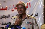 Den tidligere kamelhandler Mohammed Hemeti Hamadan har trods sine få års skolegang fået en helt central  - og frygtet - positin i Sudan. 
   Foto: -/Ritzau Scanpix
