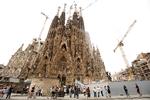 La Sagrada Familia som den tog sig ud i 2017. Der foregår hele tiden noget i byggeriet af kirken. Efter planen skal den stå færdig i 2026. Foto: Pau Barrena/Ritzau Scanpix