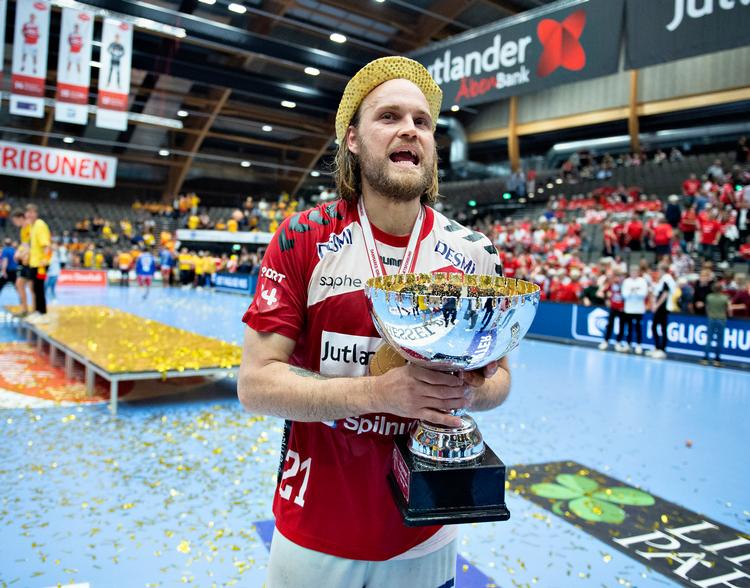 For fjerde år i træk er Henrik Møllgaard national mester. Efter tre franske titler med Paris SG vandt han det danske mester Aalborg.   Foto: Henning Bagger/Ritzau Scanpix
