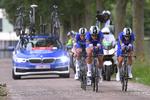 Deceuninck-Quick Step med Michael Mørkøv yderst til højre på vej til at sikre den samlede sejr i Hammer Series. Foto: Luc Claessen/Getty Images. 