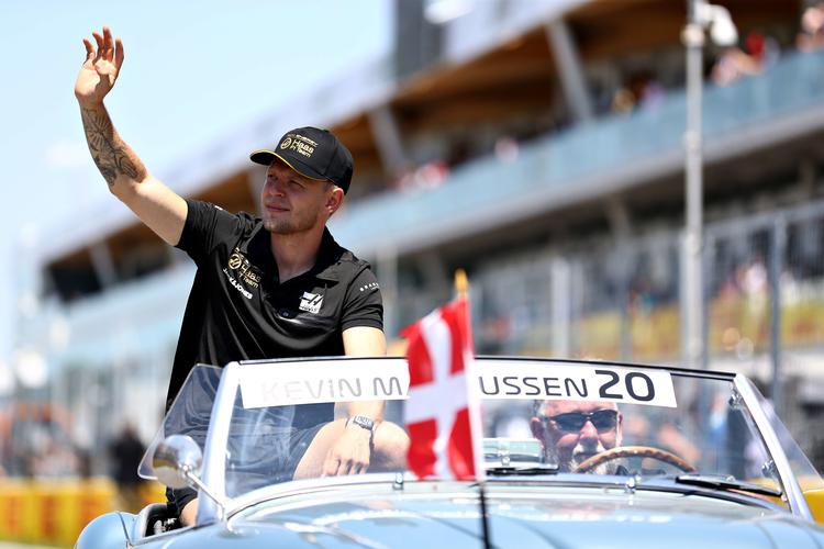 
   Ti stille! Så kontant lød beskeden til Kevin Magnussen fra Haas-teamchef Günther Steiner undervejs i søndagens Formel 1-grandprix i Canada. Mark Thompson/Getty Images/AFP = Foto: Mark Thompson/Ritzau Scanpix