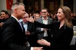 Mette Frederiksen og Henrik Sass Larsen har længe kørt et tæt parløb, men nu må den socialdemokratiske formand videre uden Henrik Sass Larsen. Han har meldt sig syg på ubestemt tid. (arkivfoto) Foto: Jens Dresling/POLFOTO