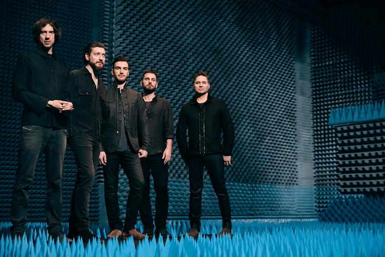 
Snow Patrol ar afyst deres koncert i aften, fordi deres guitarist, Nathan Connolly, har skadet sin hånd. Pressefoto.  Foto: Chuffmedia