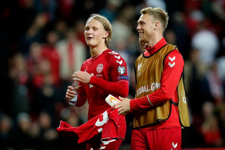Kasper Dolberg (tv.) afløste  Nicolai Jørgensen (th.) og kvitterede med to scoringer..
   Foto: Jens Dresling/POLFOTO