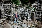 Politiet mistænker, at det er en påsat brand, der har ødelagt Lars Vilks' kunstværk.  På billedet ses kunstværket Nimis, der i 2016 brændte delvist ned.  Foto: Peter Hove Olesen/POLFOTO