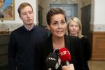 
    Regeringsforhandlinger på Christiansborg.
SF's formand, Pia Olsen Dyhr, møder op  sammen med næstformand Lise Müller og Jacob Mark
   Foto: Jens Dresling/POLFOTO