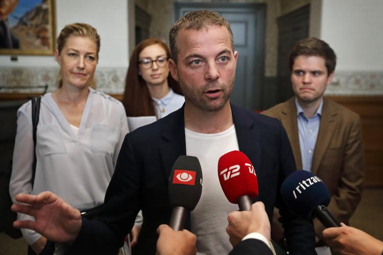 Radikales Morten Østergaard,  Sofie Carsten Nielsen,  Andreas Steenberg og Samira Nawa Amini er mødt op for at forhandle om lempelser af udlændinge-politikken.
   Foto: Jens Dresling/POLFOTO