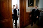 
Erhvervslivet sætter deres lid til de radikale – her Morten Østergaard,  Sofie Carsten Nielsen og Samira Nawa Amini under de aktuelle regeringsforhandlinger. 
   Foto: Jens Dresling/POLFOTO