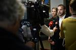 Morten Østergaard og Sofie Carsten Nielsen fra De Radikale ankom onsdag eftermiddag til til regeringsforhandlinger med Socialdemokratiet på Christiansborg. Der er stadig stadig lang vej igen i forhandlingerne, indikerede Morten Østergaard efter mødet.  Foto: Philip Davali/Ritzau Scanpix