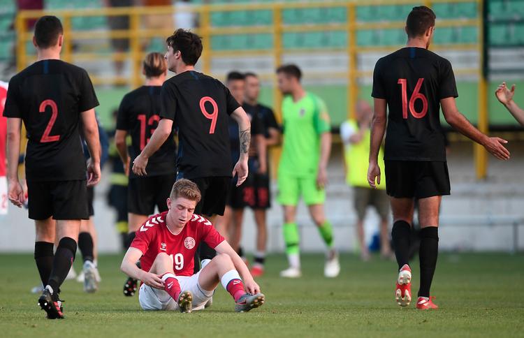 
Andreas Poulsen ærgrer sig over den kroatiske scoring i allersidste øjeblik..
   Foto: Lars Poulsen/POLFOTO