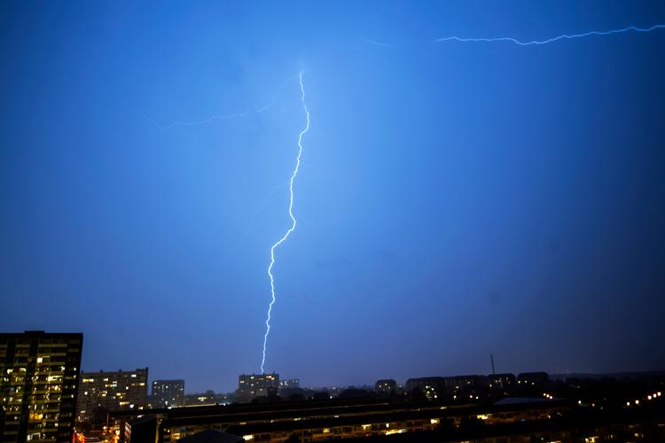 Lidt under 1.800 gange slog lynet ned under tordenvejret onsdag aften.  Foto: Kenneth Meyer