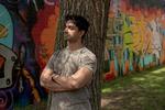 Saikat Chakrabarti er stabschef for Alexandria Ocasio-Cortez, der er demokratisk medlem af Repræsentanternes Hus.. Her er han fotograferet på Nørrebro. Han deltager i folkemødet på Bornholm fredag kl. 15 i en debat om klima på Politikens scene..  Foto: Peter Hove Olesen/POLFOTO