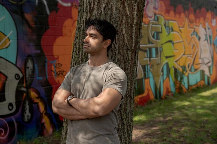 Saikat Chakrabarti er stabschef for Alexandria Ocasio-Cortez, der er demokratisk medlem af Repræsentanternes Hus.. Her er han fotograferet på Nørrebro. Han deltager i folkemødet på Bornholm fredag kl. 15 i en debat om klima på Politikens scene..  Foto: Peter Hove Olesen/POLFOTO