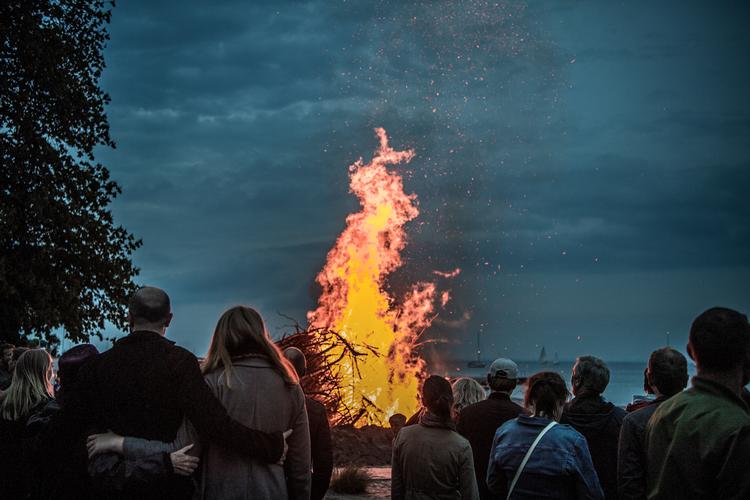 Selv om det måske ikke er, hvad du normalt forbinder med sankthans, kan du i år fejre aftenen med drinks, dj og petanque. Arkivfoto Jakob Jørgensen