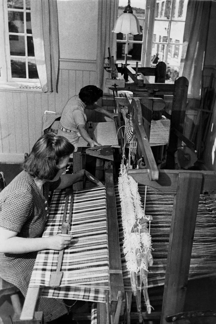 De Kellerske Anstalters hjem var engang Danmarks største institution for udviklingshæmmede. På billedet ses kvinder, klassificeret som 'asociale', på filialen på Sprogø.    Foto: Jacob Maarbjerg/Ritzau Scanpix