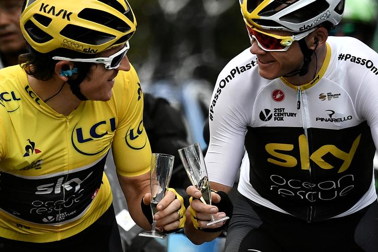 Geraint Thomas (tv.) vandt Touren sidste år og er blandt favoritterne til sejren i år. Især efter at Chris Froome (th.) har meldt afbud. Foto: Pool New/Ritzau Scanpix