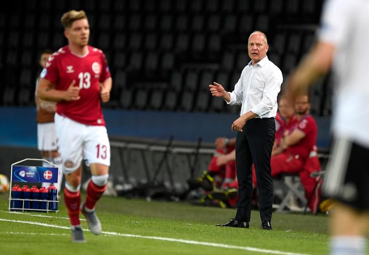 Niels Frederiksen har talt den kampafgørende fejl igennem med Mads Valentin Pedersen og nu makuleret oplevelsen.
   Foto: Lars Poulsen/POLFOTO