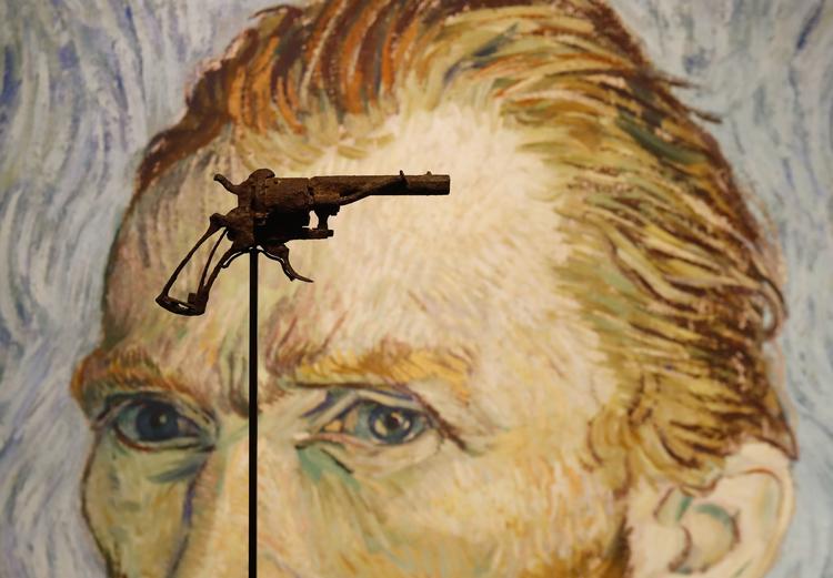 
   En revolver som den verdenskendte hollandske maler Vincent van Gogh menes at have skudt sig selv med, er onsdag blevet solgt ved en auktion.  (Photo by FRANCOIS GUILLOT / AFP)
   Foto: Francois Guillot/Ritzau Scanpix