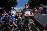 Elia Viviani i den sorte pointtrøje, som han endnu kun har til låns, fordi den retteligt tilhører Peter Sagan, og Kasper Asgreen puster ud efter italienerens anden sejr i træk. Foto:Tim De Waele/Getty Images. 