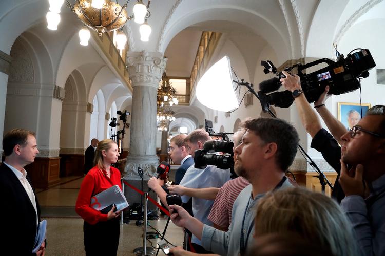 Socialdemokraternes formand Mette Frederiksen og Socialdemokraternes Nicolai Wammen taler med pressen på Christiansborg. Arkivfoto Jens Dresling