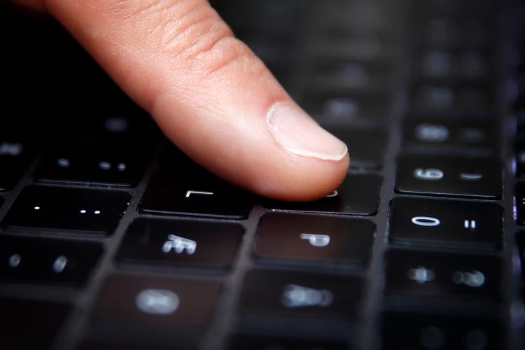 Mange har problemer med tastaturet på Apples bærbare computere, der ellers skulle være meget bedre end tidligere tastaturer. Foto: Jens Dresling/POLFOTO