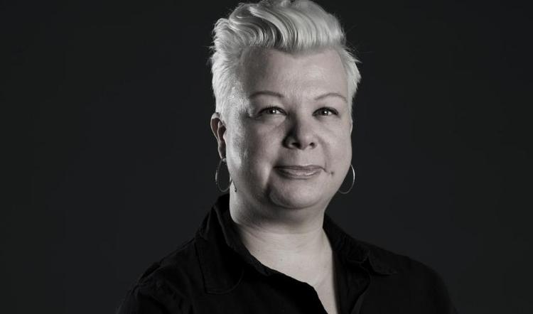 Ditte Wiese er en forfatter, der ikke holder igen. Hun buldrer ud ad ungdomslivets motorvej uden at se sig tilbage.  Foto: Thomas Sjørup (pr-foto)
