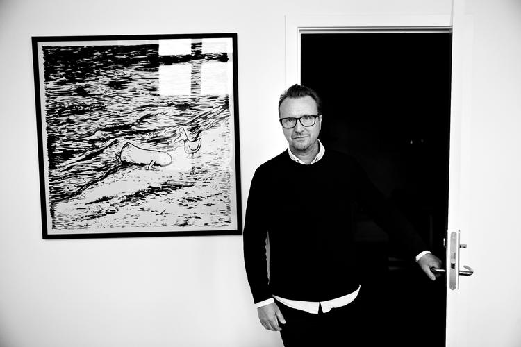 Rasmus Bregnhøi har tegnet over 100 billedbøger for børn med sin karakteristisk vilde streg. Nu debuterer han også som sanger og sangskriver med sit band Bidt. Bandets plade hedder 'Tilpas utilpas'.  Foto: Jacob Ehrbahn/POLFOTO