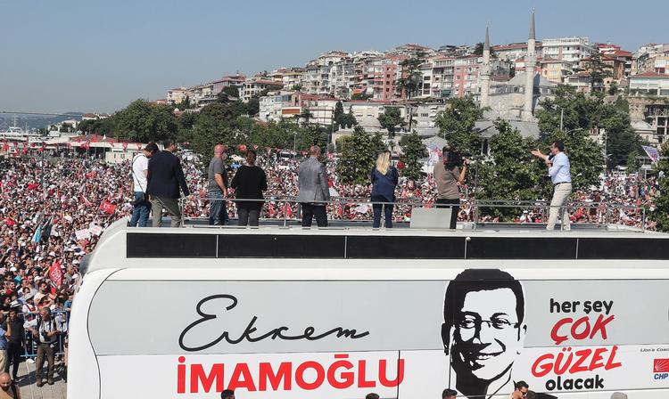 Istanbuls borgmester Erem Imamoglu ser ud til igen at slå Erdogans kandidat, Binali Yildirim. Foto: Adem Altan/Ritzau Scanpix