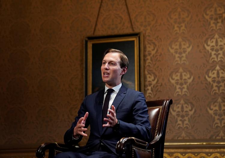 Seniorrådgiver Jared Kushner præsenterer dele af sin fredsplan for Mellemøsten i et interview med Reuters. Flere elementer vil blive fremlagt under en workshop i Bahrain tirsda Foto: Kevin Lamarque/Ritzau Scanpix