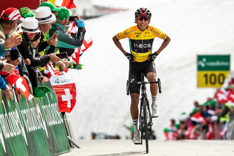  Egan Bernal grundlagde sin triumf i Schweiz i højderne på 6. etape, inden han sejrede på 7. etape iført den gule førertrøje.  Foto: Alexandra Wey/Ritzau Scanpix