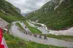 Heller ikke de sidste skrappe klatrestrabadser i det smukke schweiziske bjerglandskab kunne hindre colombianeren Egan Bernal i at suse af sted med den samlede sejr i Tour de Suisse. Foto: Tour de Suisse/Buchli Fotografie. 