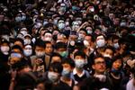 Det vurderes, at op imod to millioner mennesker var på gaden i Hongkong i protest mod et lovforslag, som, frygtede de, ville kunne udlevere kritiske borgere til Kina. 
   Foto: Ann Wang/Ritzau Scanpix