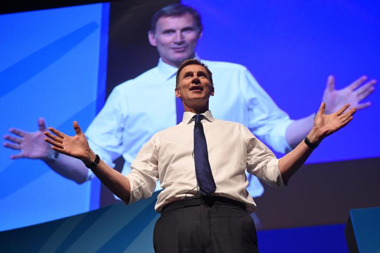 Storbritanniens udenrigsminister, Jeremy Hunt,  udfordrer sin rival Boris Johnson i kampen om at blive den næste partileder og dermed også premierminister. Foto: Oli Scarff/Ritzau Scanpix