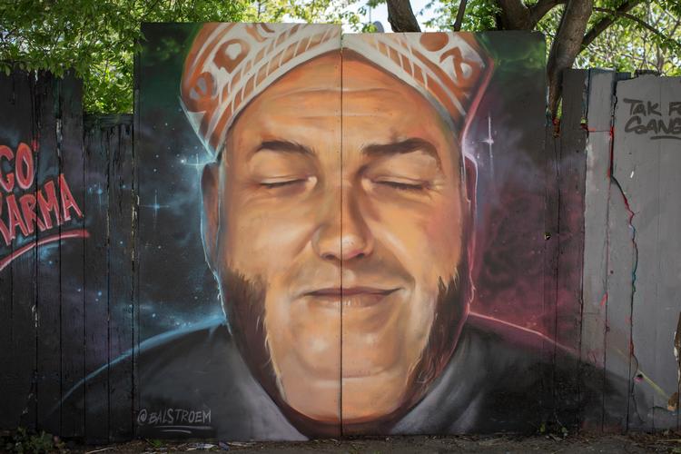 Master Fatman mindes her på et graffitimaleri på Christiania, lavet af Rasmus Balstrøm. I weekenden kan du være med til at hylde ham til støttefest i Pumpehuset. Foto: Jens Hartmann Schmidt/POLFOTO